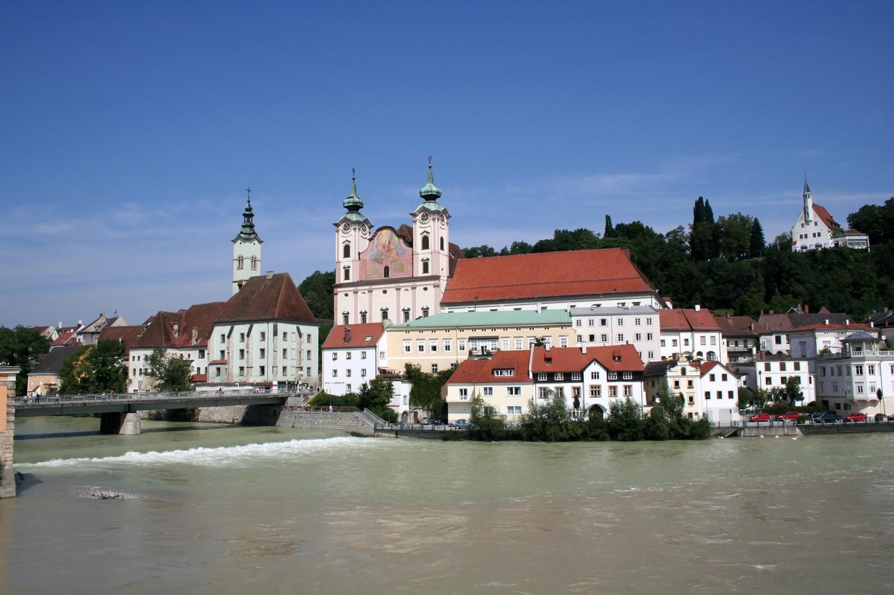 Vitus Steyr Hotel & Spa Suites Bagian luar foto