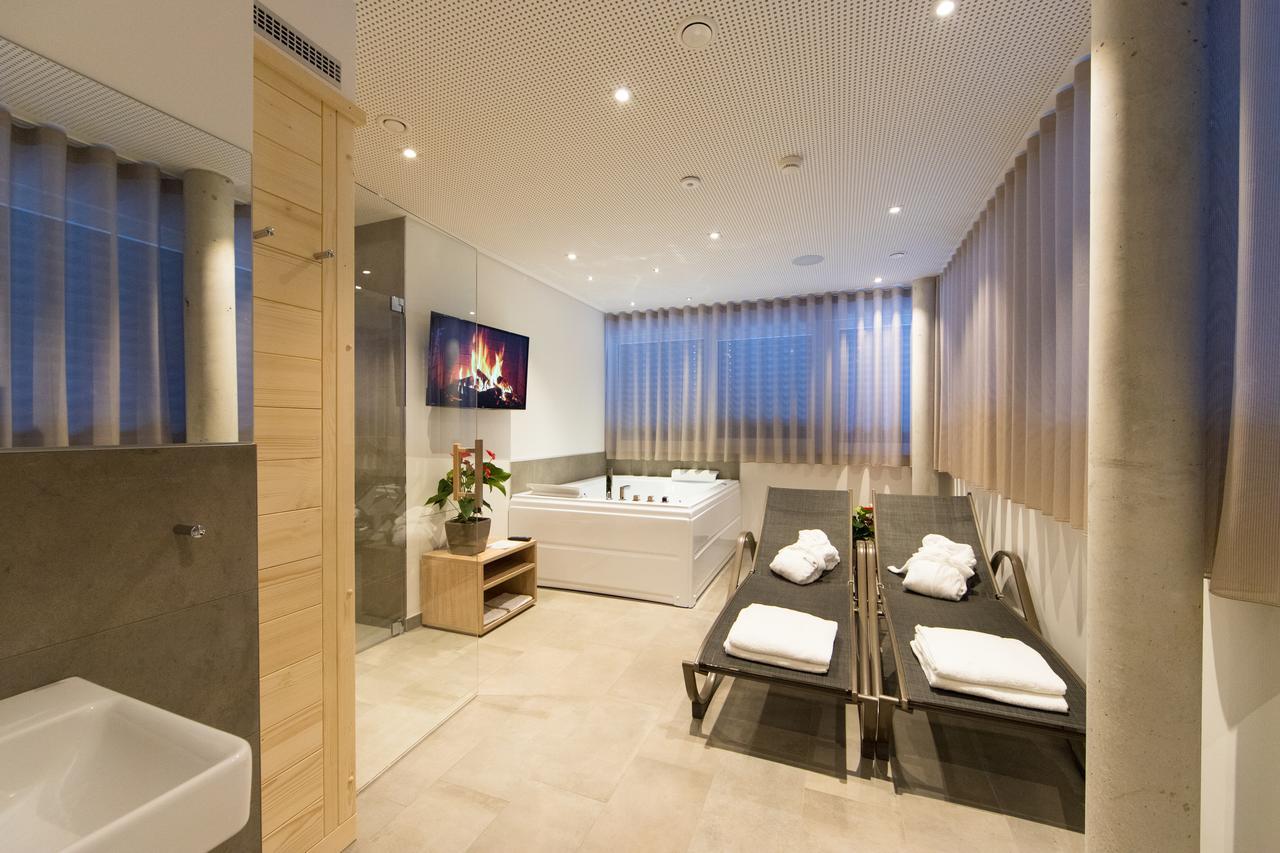 Vitus Steyr Hotel & Spa Suites Bagian luar foto