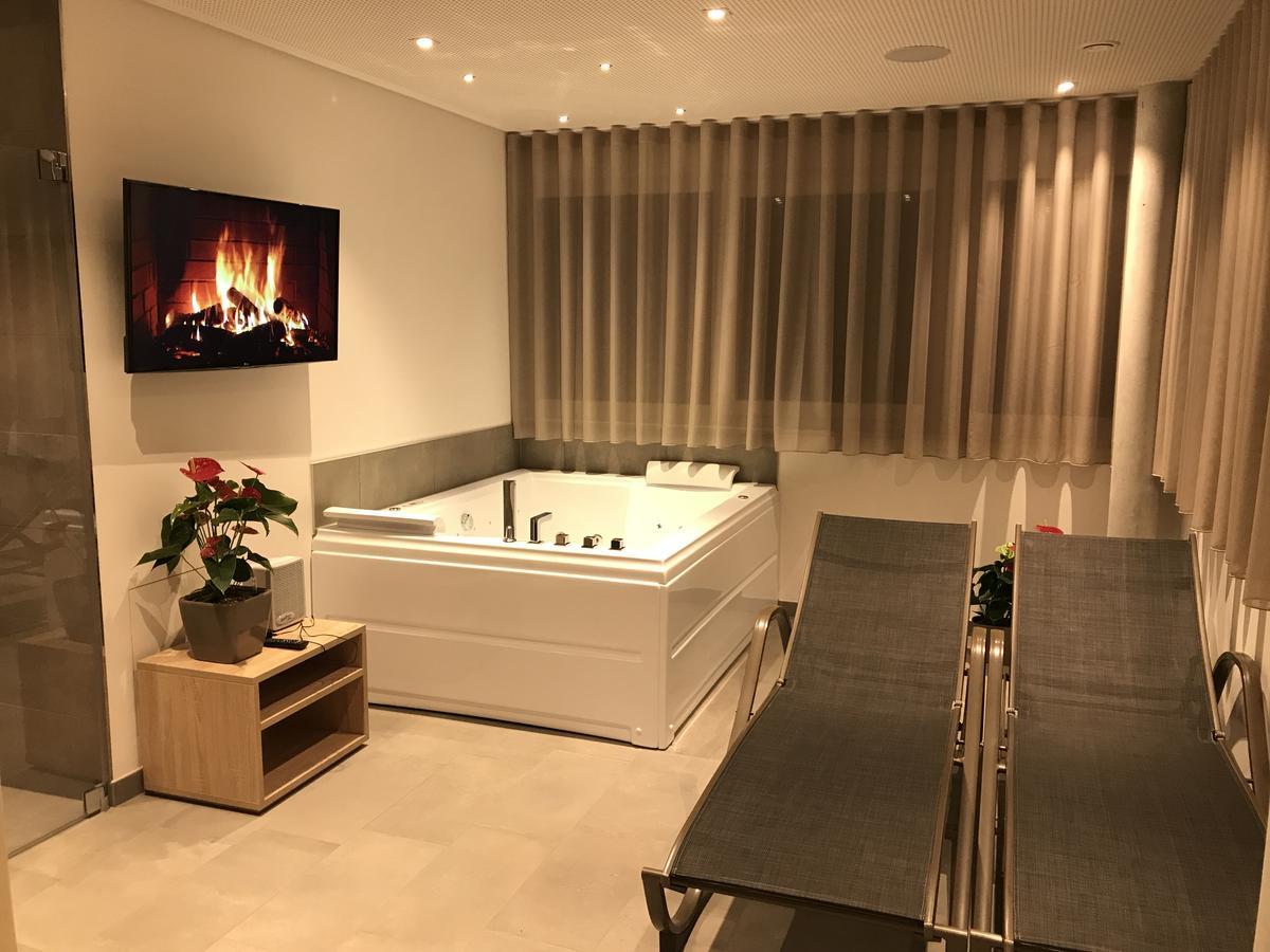 Vitus Steyr Hotel & Spa Suites Bagian luar foto